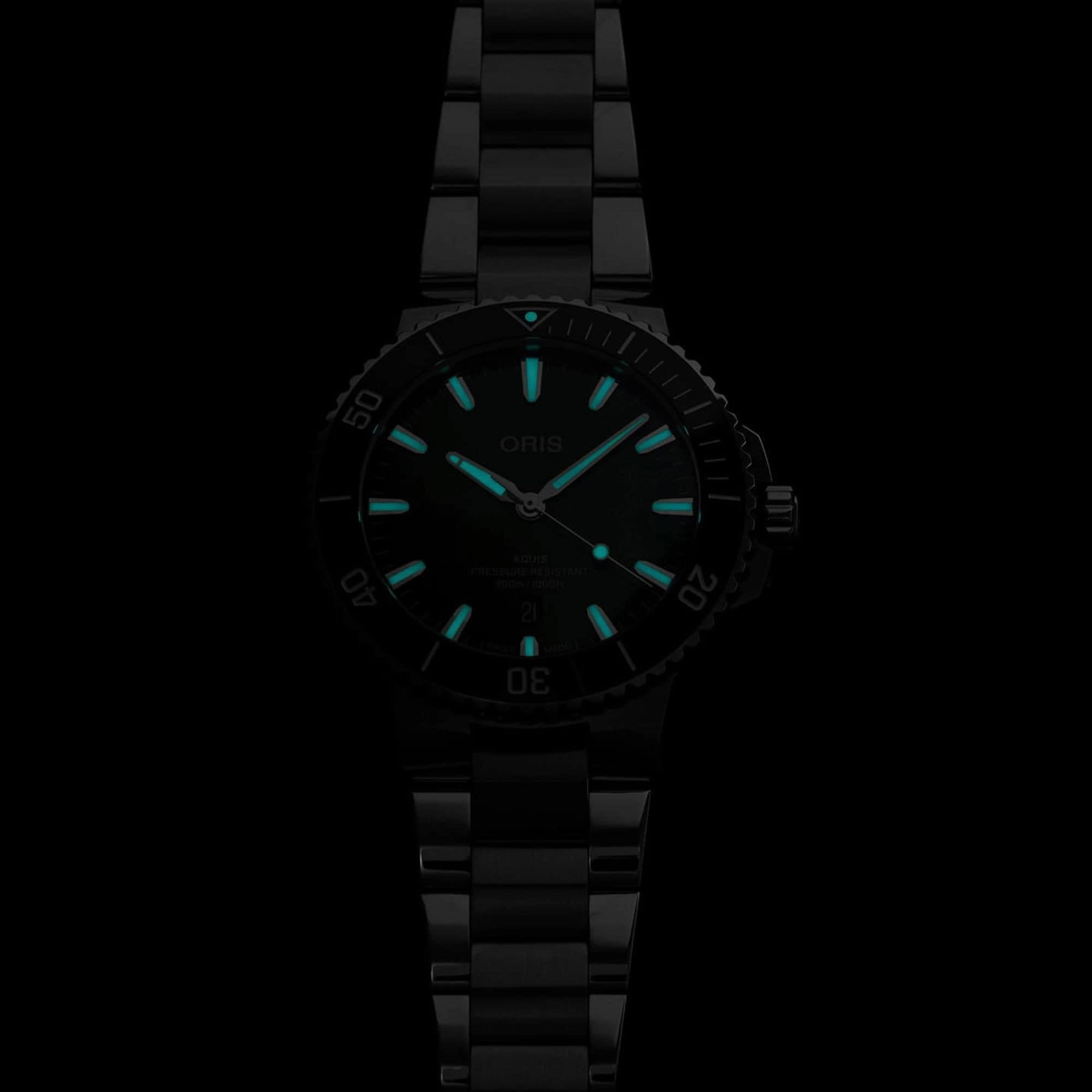 Оригинальные часы Oris Oris Aquis Date 01 733 7789 4157-07 8 23 04PEB механические калибр механизма 733 общий вид